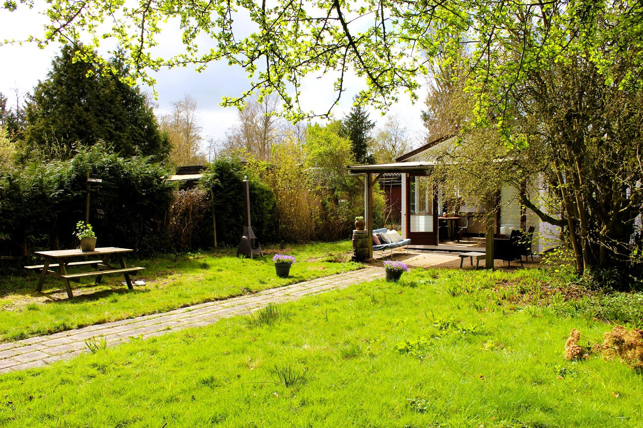 Voortuin en chalet